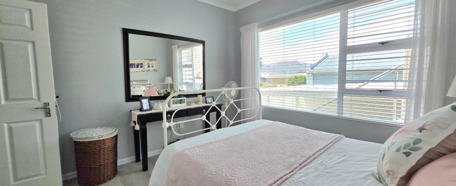 5 Bedroom Property for Sale in Franskraal Western Cape